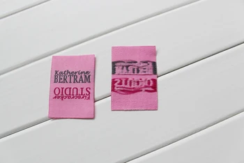 Oddzielnie odcięte skróty odzieży skróty tkaniny tkane etykiety wykonane na zamówienie Logo tkane etykiety 1000pcs/lot